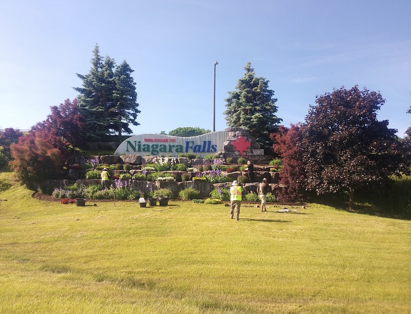 Niagara Falls Welcome Sign Niagara Falls Welcome Sign